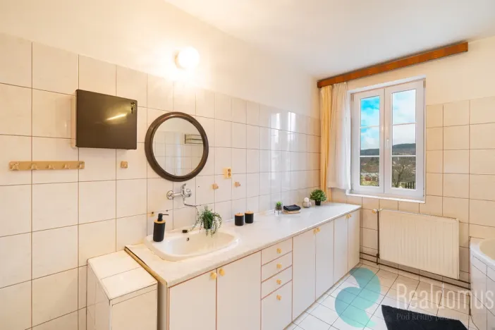 Prodej rodinného domu, Český Krumlov, Hřbitovní, 220 m2