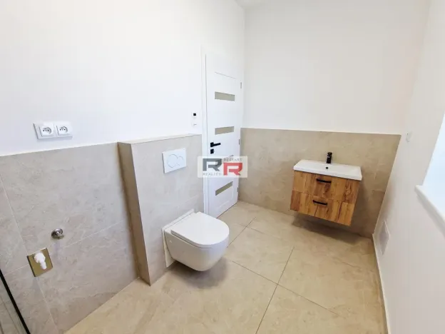 Pronájem bytu 2+kk, Šternberk, Uničovská, 75 m2