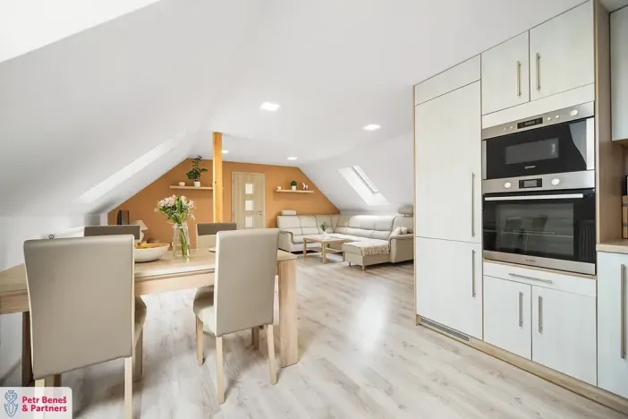 Prodej rodinného domu, Kolešov, 198 m2