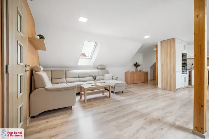 Prodej rodinného domu, Kolešov, 198 m2