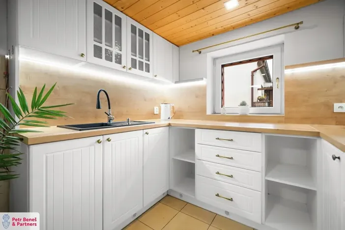 Prodej rodinného domu, Kolešov, 198 m2