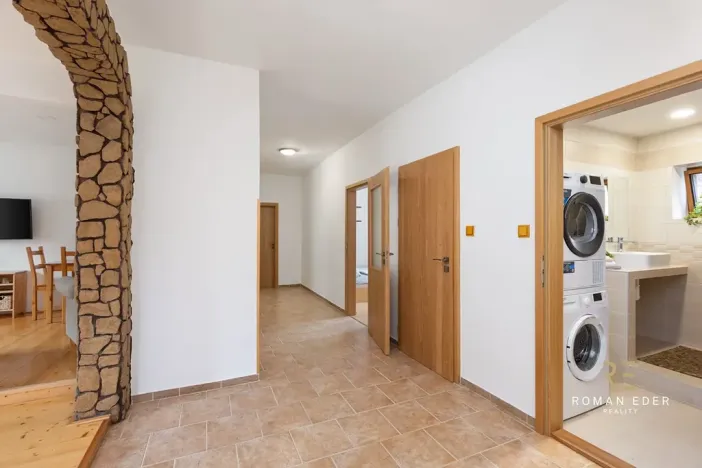 Prodej vícegeneračního domu, Chotiněves, 495 m2