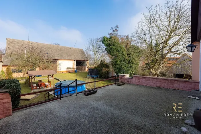 Prodej vícegeneračního domu, Chotiněves, 495 m2