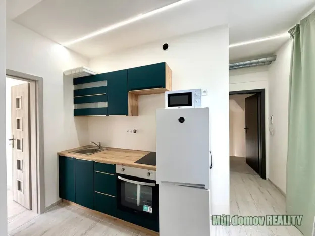 Pronájem bytu 2+kk, Praha - Žižkov, Na Jarově, 35 m2