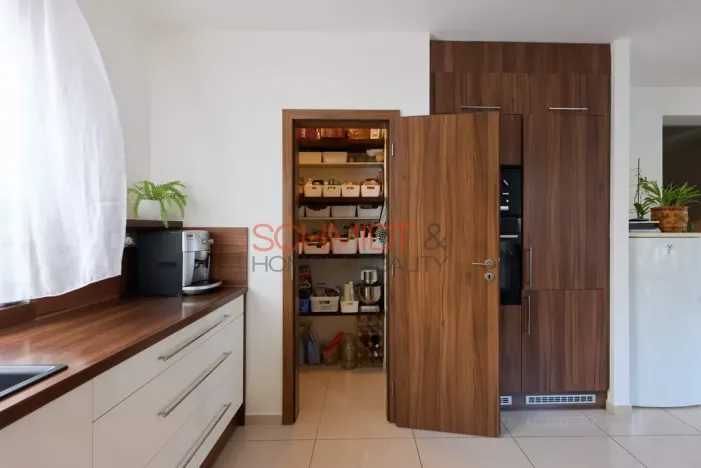 Prodej rodinného domu, Hustopeče, Gen. Peřiny, 201 m2