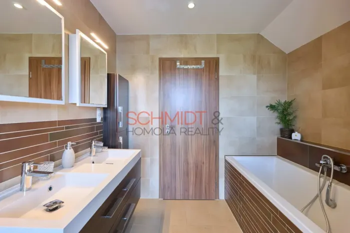 Prodej rodinného domu, Hustopeče, Gen. Peřiny, 201 m2