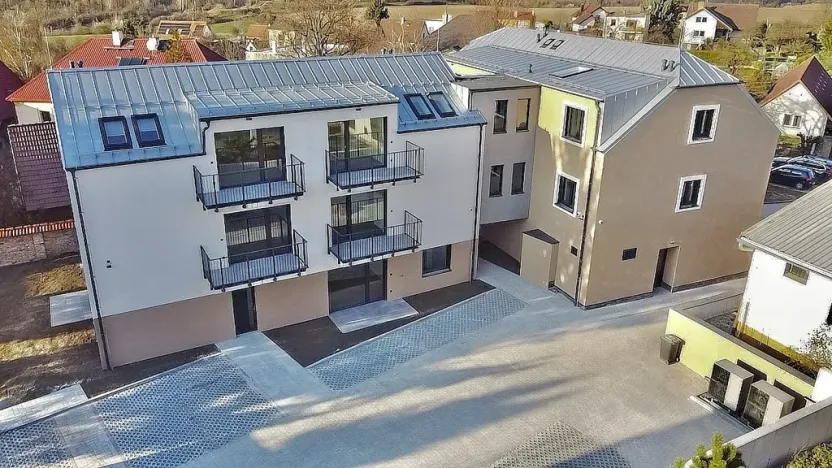 Prodej bytu 5+kk, Praha - Holyně, náměstí Pod lípou, 150 m2