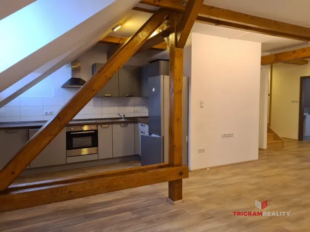 Pronájem bytu 2+kk, Hradec Králové, třída Karla IV., 70 m2