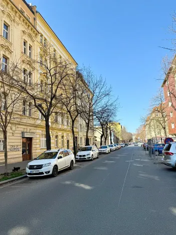 Prodej bytu 1+kk, Praha - Holešovice, Na Maninách, 26 m2