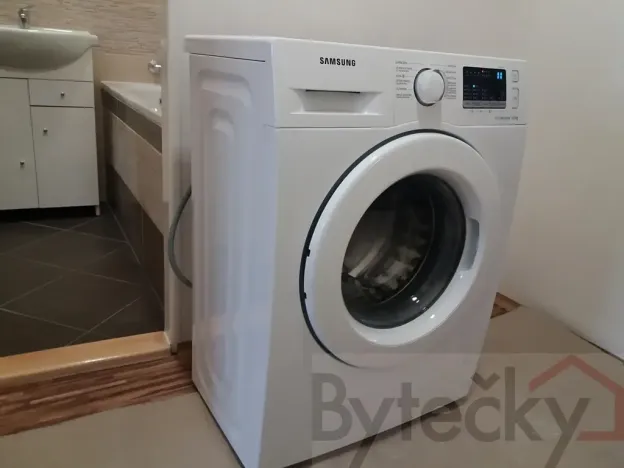 Pronájem bytu 2+1, Praha - Smíchov, Jindřicha Plachty, 65 m2