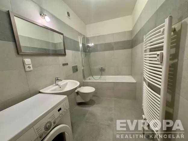 Pronájem bytu 1+kk, Plzeň - Jižní Předměstí, Politických vězňů, 33 m2