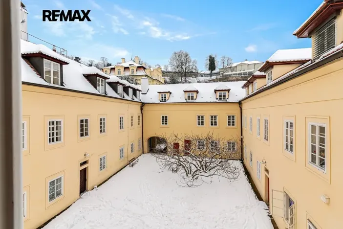 Prodej bytu 4+1, Praha - Malá Strana, Valdštejnská, 117 m2