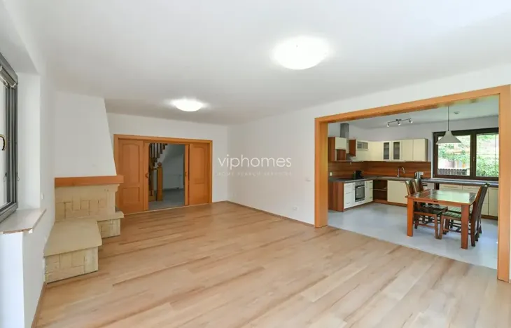 Pronájem vily, Průhonice, Jetelová, 370 m2