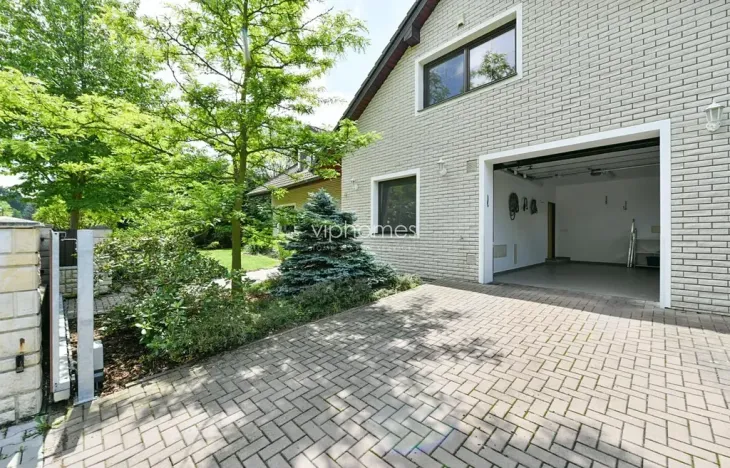 Pronájem vily, Průhonice, Jetelová, 370 m2