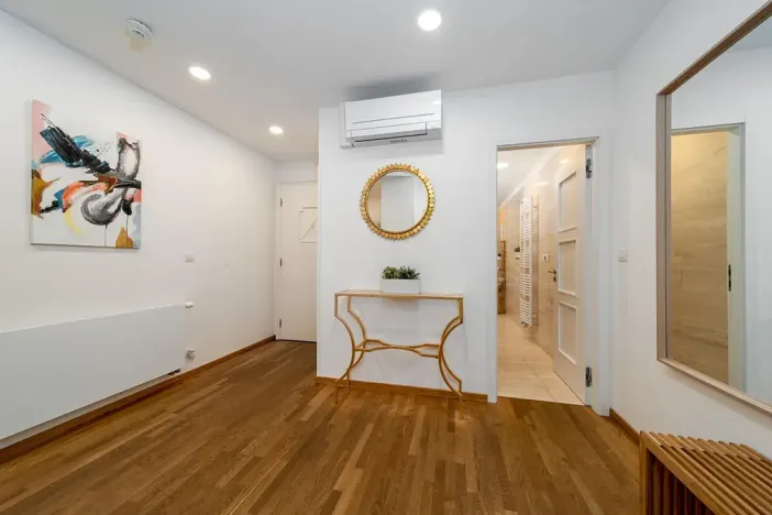 Prodej bytu 2+kk, Praha - Staré Město, Dlouhá, 72 m2