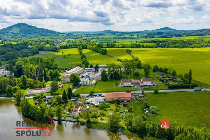 Prodej pozemku pro bydlení, Jablonné v Podještědí - Zámecká, 1942 m2