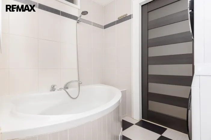 Prodej bytu 3+1, Hradec Králové - Pražské Předměstí, Baarova, 77 m2