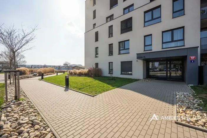 Prodej bytu 2+kk, Praha - Vysočany, Oktábcových, 72 m2