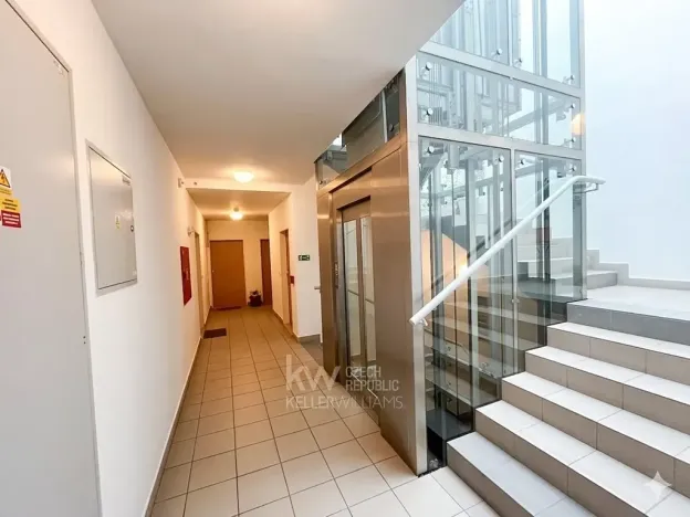 Pronájem bytu 2+kk, Praha - Kyje, Pelušková, 52 m2