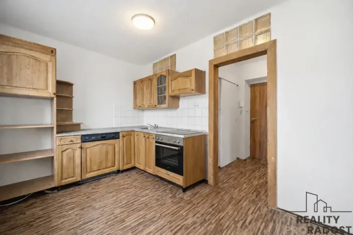 Prodej bytu 1+1, Rybitví, Činžovních domů, 30 m2