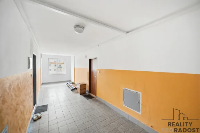 Prodej bytu 1+1, Rybitví, Činžovních domů, 30 m2