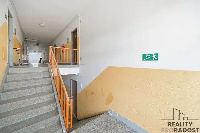 Prodej bytu 1+1, Rybitví, Činžovních domů, 30 m2