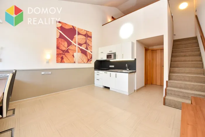 Pronájem bytu 2+kk, Králův Dvůr, Obchodní, 42 m2