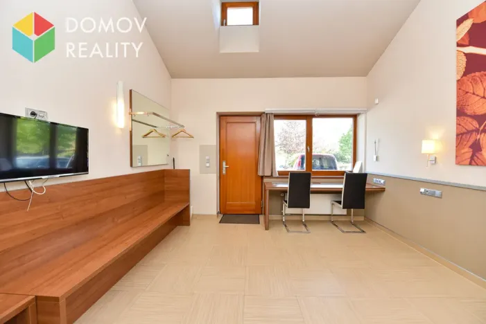 Pronájem bytu 2+kk, Králův Dvůr, Obchodní, 42 m2