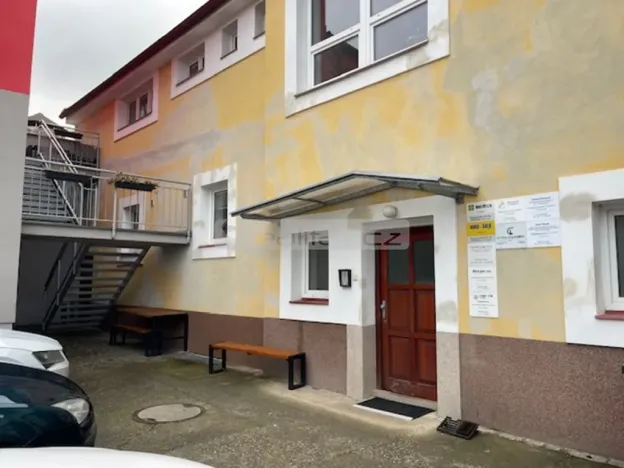 Pronájem kanceláře, Plzeň - Jižní Předměstí, Goldscheiderova, 60 m2