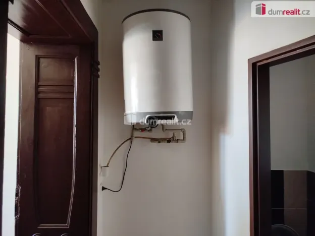 Pronájem bytu 1+1, Karlovy Vary - Stará Role, Javorová, 37 m2