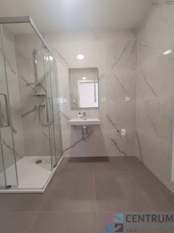 Pronájem bytu 2+kk, Liberec - Liberec V-Kristiánov, 8. března, 60 m2