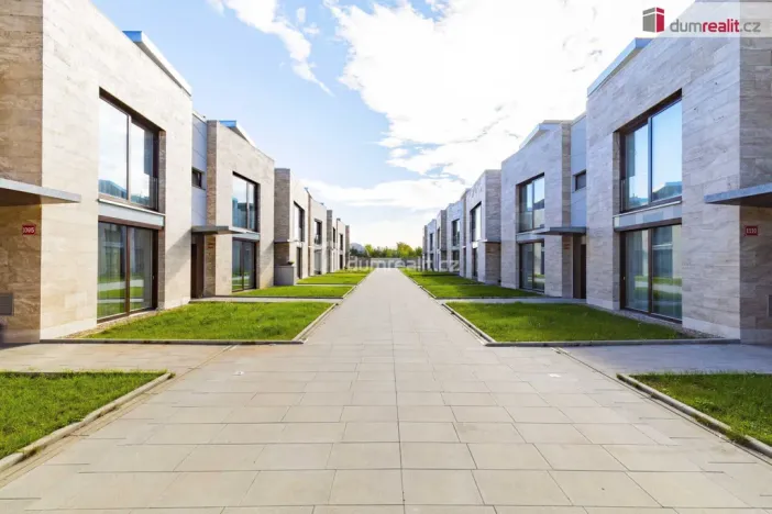 Prodej rodinného domu, Praha - Libuš, V Hrobech, 378 m2