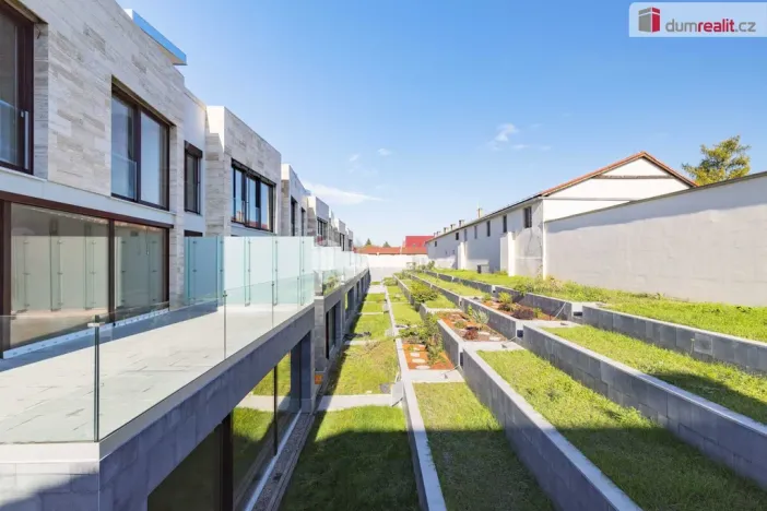 Prodej rodinného domu, Praha - Libuš, V Hrobech, 378 m2