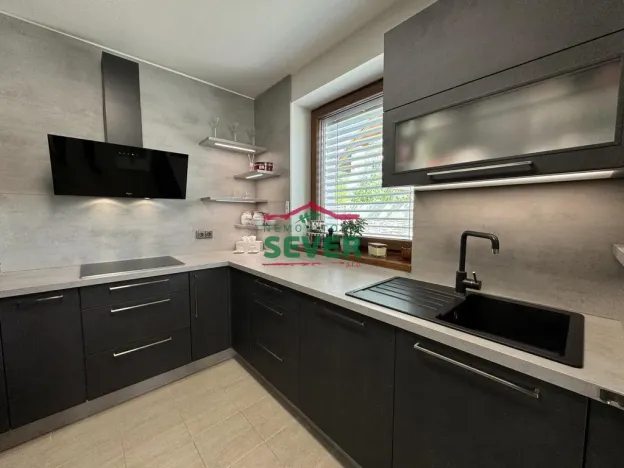 Prodej rodinného domu, Praha - Újezd nad Lesy, Novosibřinská, 220 m2