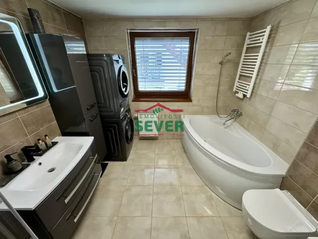 Prodej rodinného domu, Praha - Újezd nad Lesy, Novosibřinská, 220 m2