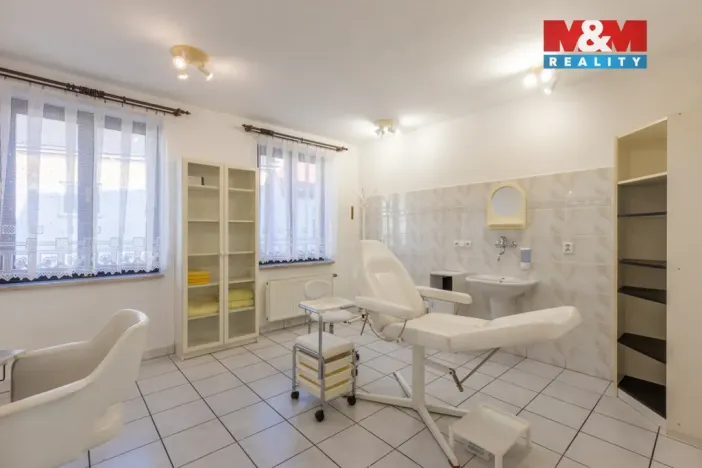 Prodej obchodního prostoru, Postoloprty, Marxovo náměstí, 440 m2