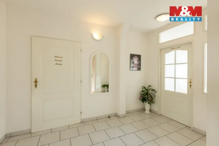 Prodej obchodního prostoru, Postoloprty, Marxovo náměstí, 440 m2