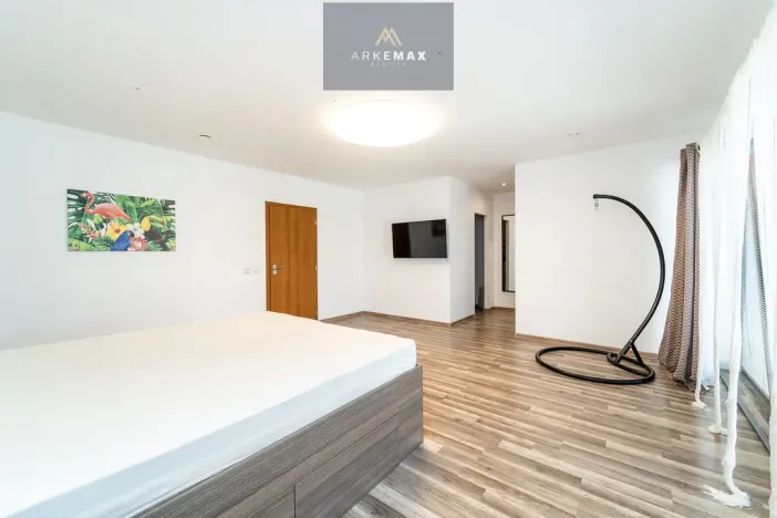 Pronájem rodinného domu, Žabeň, 410 m2