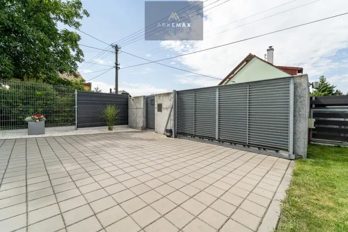 Pronájem rodinného domu, Žabeň, 410 m2