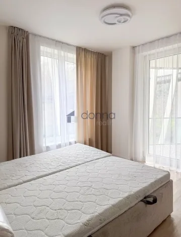 Pronájem bytu 3+kk, Praha, U Sluncové, 98 m2