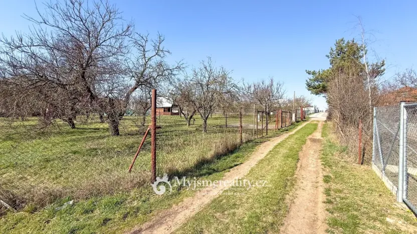 Prodej zahrady, Suchohrdly, 1465 m2