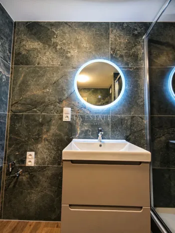 Prodej bytu 3+kk, Karlovy Vary - Drahovice, Východní, 61 m2