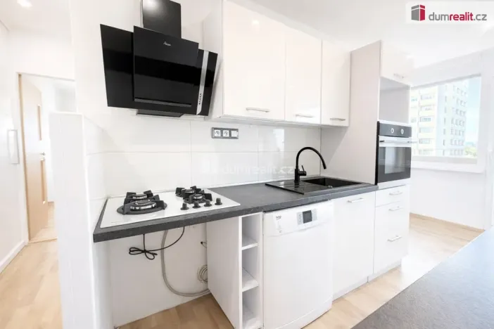 Pronájem bytu 3+1, Ústí nad Labem - Ústí nad Labem-centrum, Malátova, 72 m2