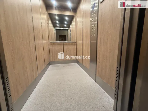 Pronájem bytu 3+1, Ústí nad Labem - Ústí nad Labem-centrum, Malátova, 72 m2