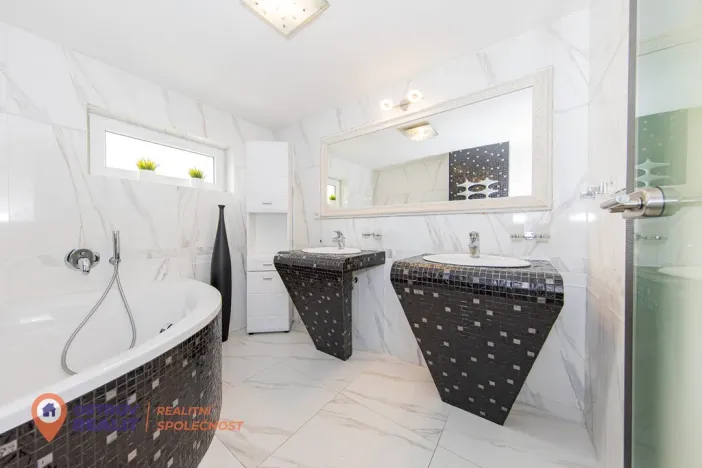 Prodej rodinného domu, Všemina, 286 m2