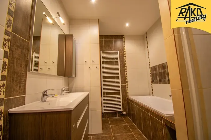 Prodej bytu 4+1, Svoboda nad Úpou, Úpská, 103 m2