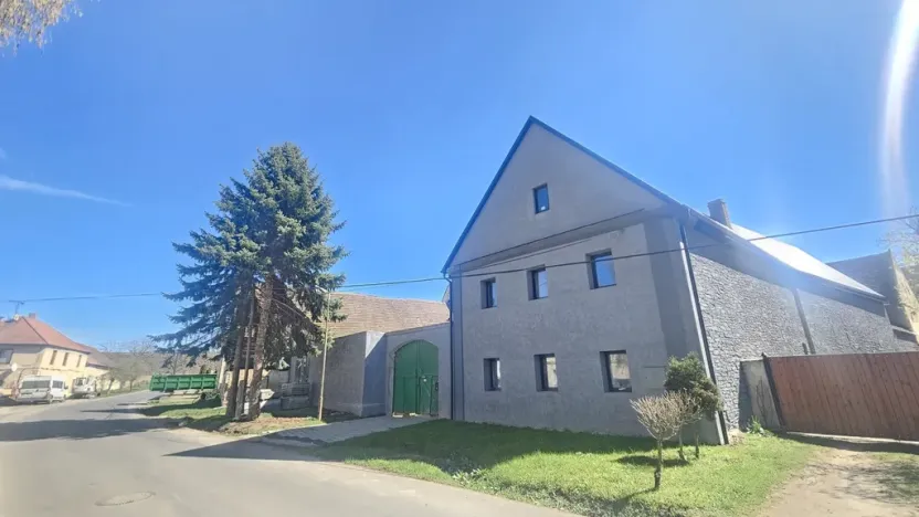 Prodej rodinného domu, Vrutice - Svařenice, 1143 m2