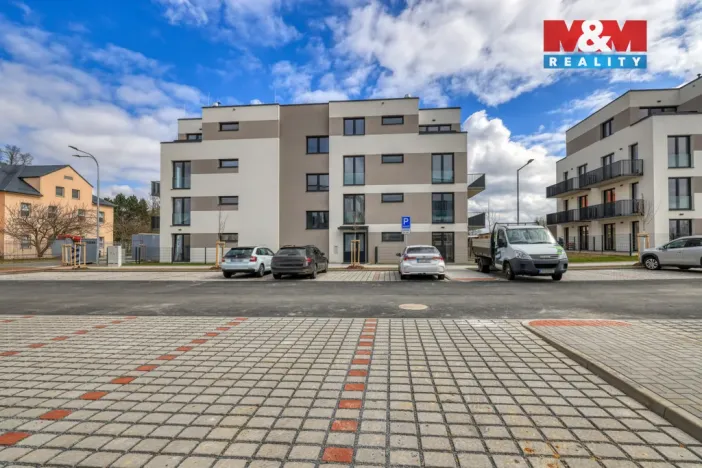 Pronájem bytu 2+kk, Dobřany, 53 m2