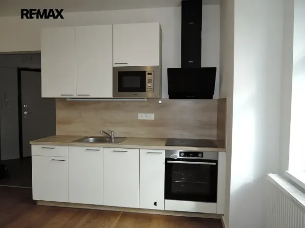 Pronájem bytu 2+kk, Praha - Smíchov, U Malvazinky, 40 m2