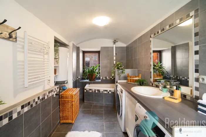 Prodej rodinného domu, Malšín - Ostrov, 360 m2